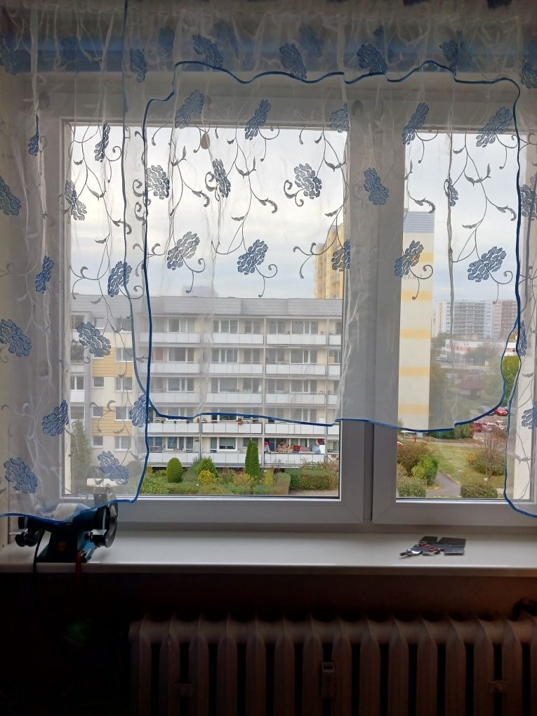 Firanka z niebieskim wzorem