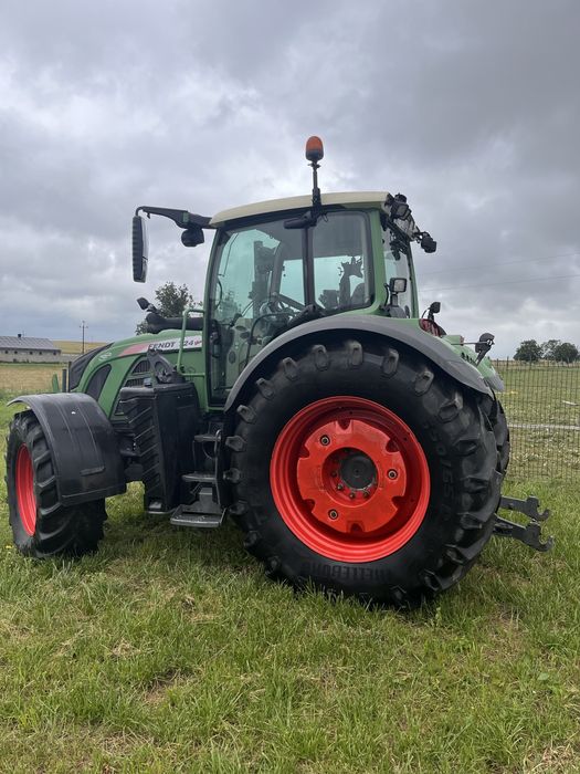 Ciagnik rolniczy Fendt 724 Vario