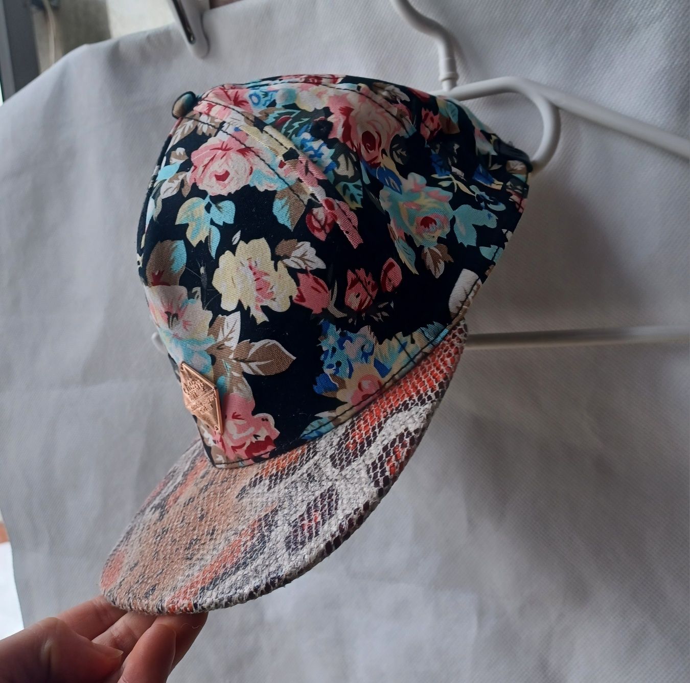 Chillin czapka full cap z daszkiem daszek kwiaty motyw kwiecisty