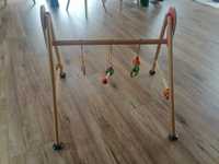 Drewniana zabawka dla niemowlaka stojak