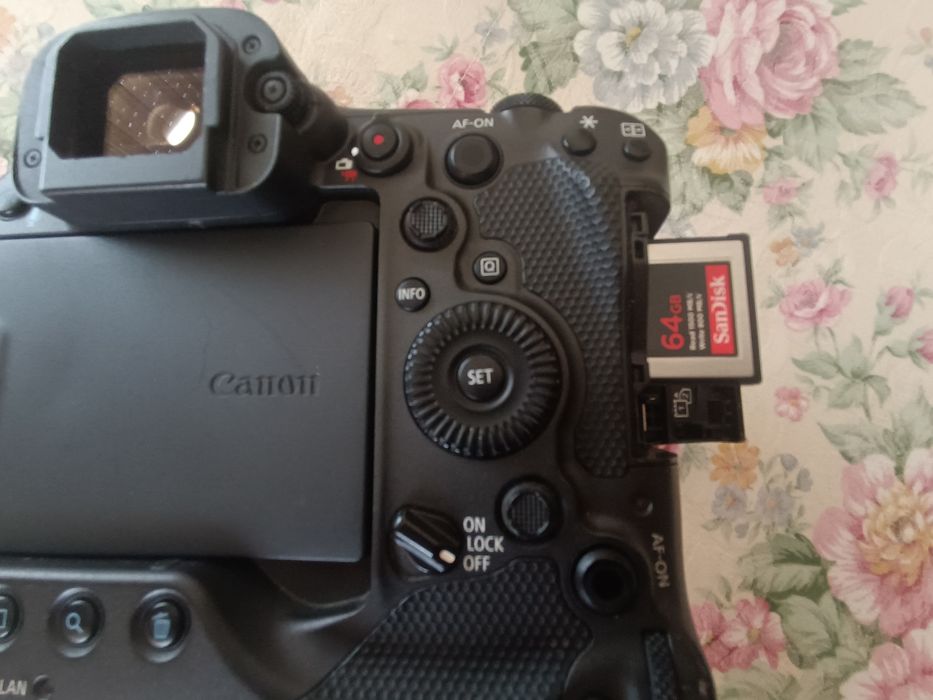 Câmera Canon EOS R3