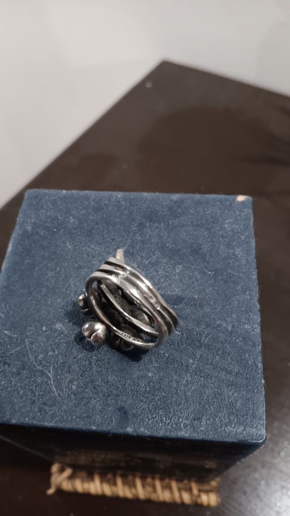 Anel prata com imitação pérolas