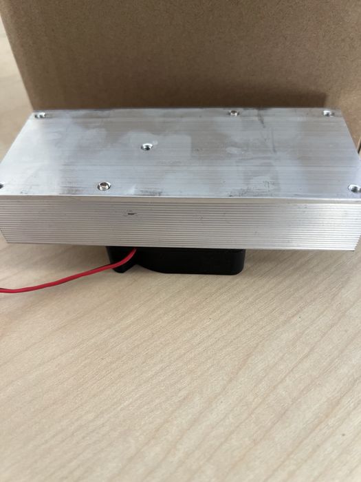 Радіатор з кулером охолодження