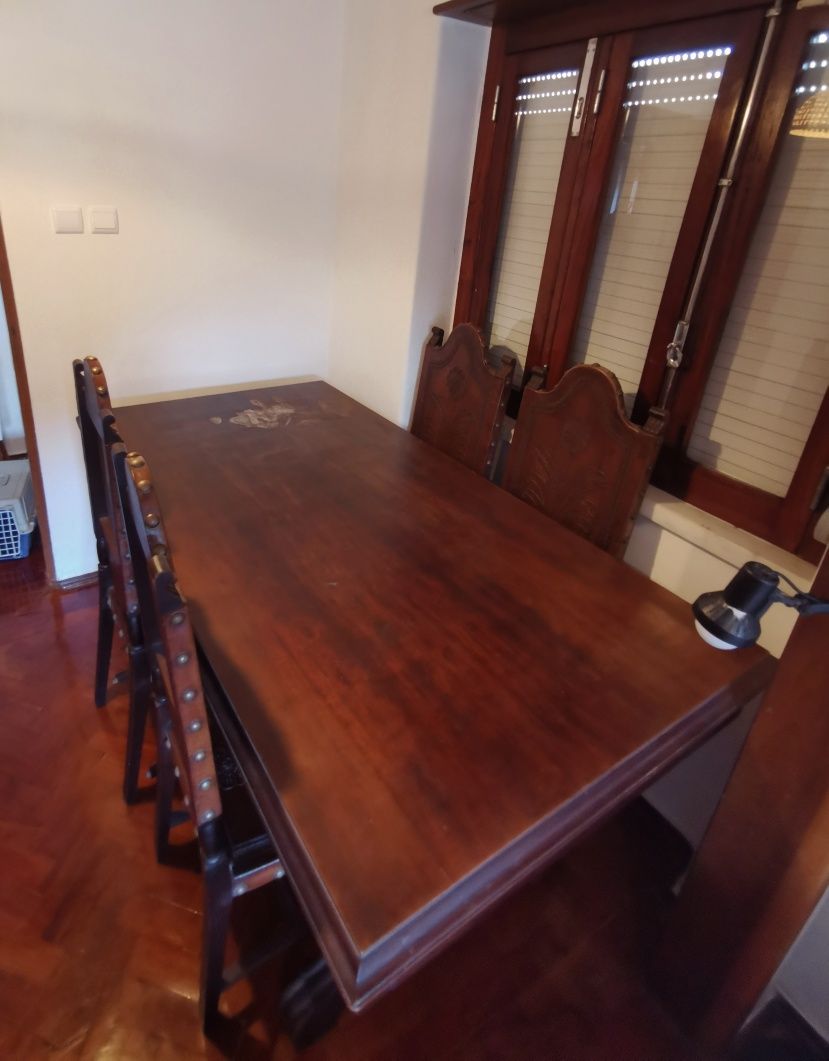 Vendo conjunto mesa de jantar+ 4 cadeiras - madeira maciça