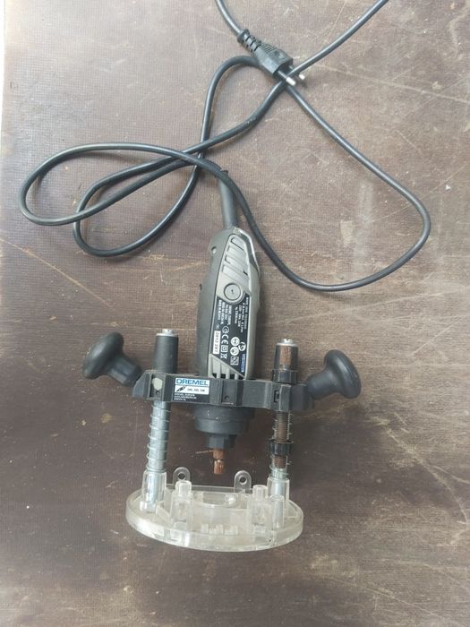 Sprzedam mała szlifierke dremel 300