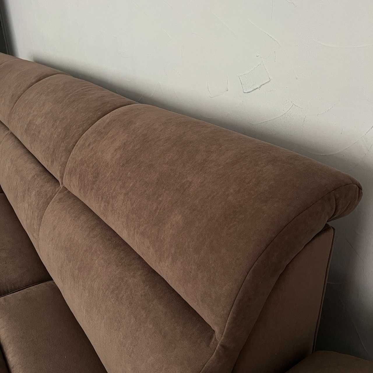 Новий диван в тканині коричневий «Бестселер»