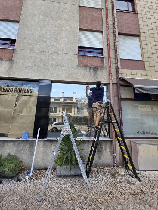 Aplicação de vinil e decoração de espaços comerciais