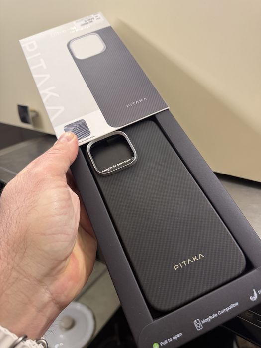 Чехол iphone 16 pro max Pitaka карбон