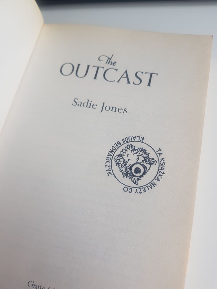Sadie Jones - The outcast