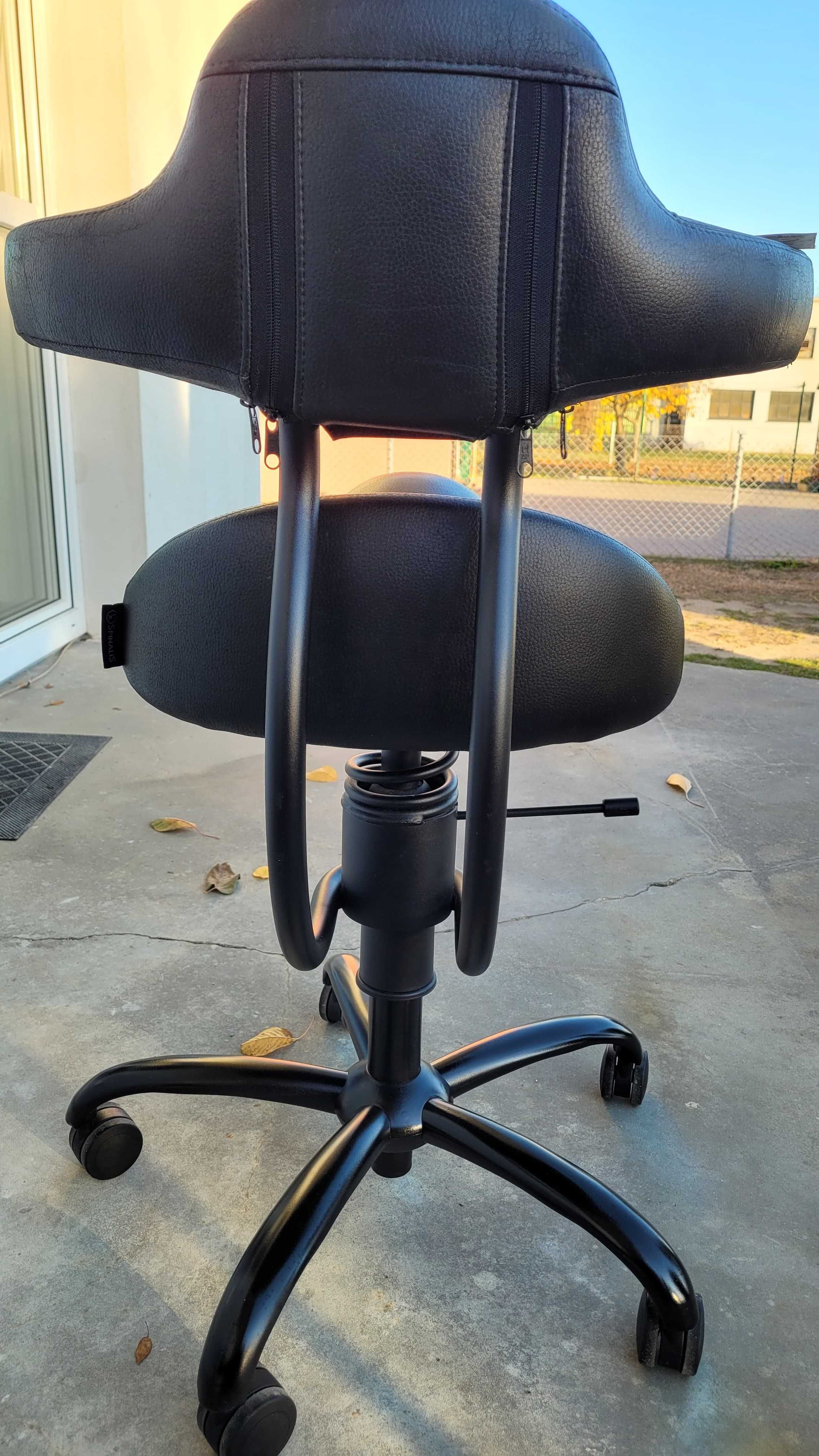 Krzesło SpinaliS RODEO Rena black R904 zdrowotne na kręgosłup