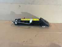 6757131 lewarek podnośnik samochodowy bmw 3