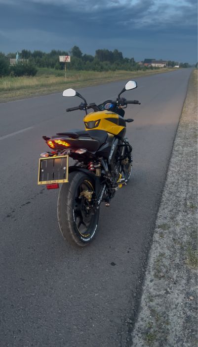 Bajaj Pulsar ns 200