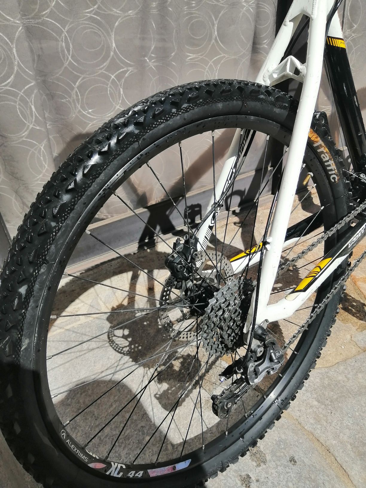 Bicicleta Scott scale M