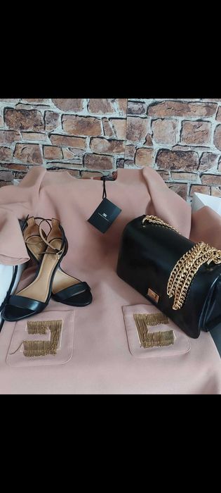 Luksusowa sukienka z ozdobnymi kieszeniami Marki Elisabetta Franchi