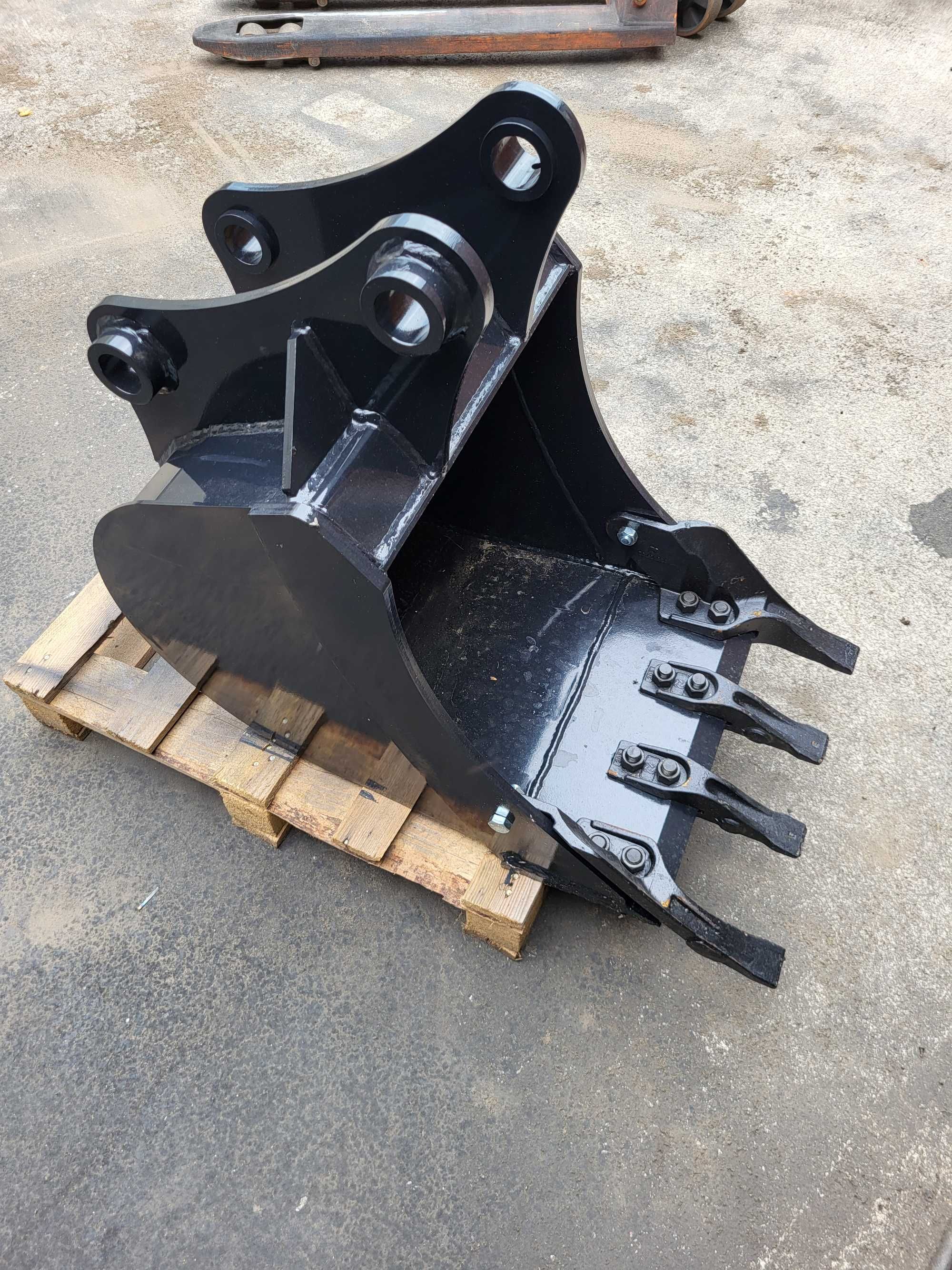 Łyżka kopiąca 60cm do koparki ładowarki JCB 3cx 4cx