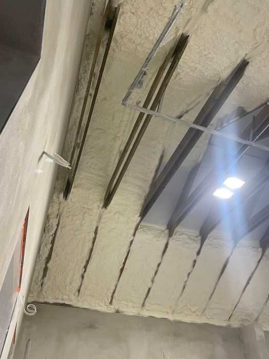 Ocieplanie pianą PUR | Izolacje natryskowe-Dachy, poddasza, fundamenty