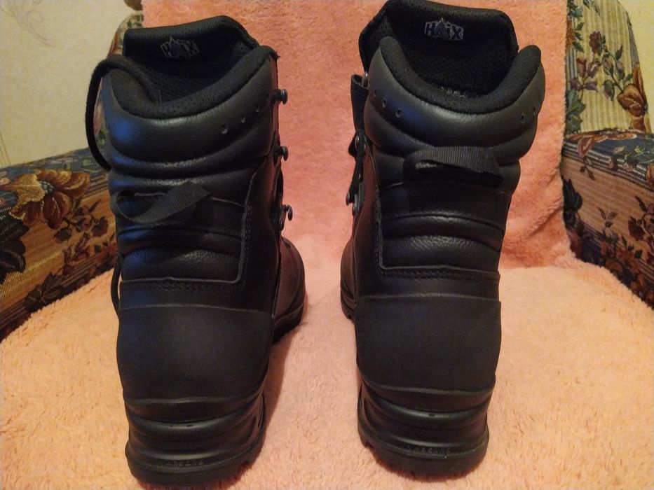 Ботинки берцы . Новые ( 41 размер) Очень крутые.
