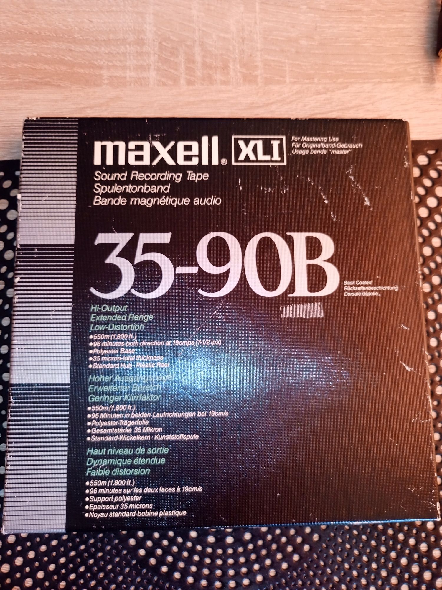 Szpula  alu z taśmą maxell 35-90B  oraz szpule plastik i puste