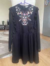 Сукня Zara з вишивкою