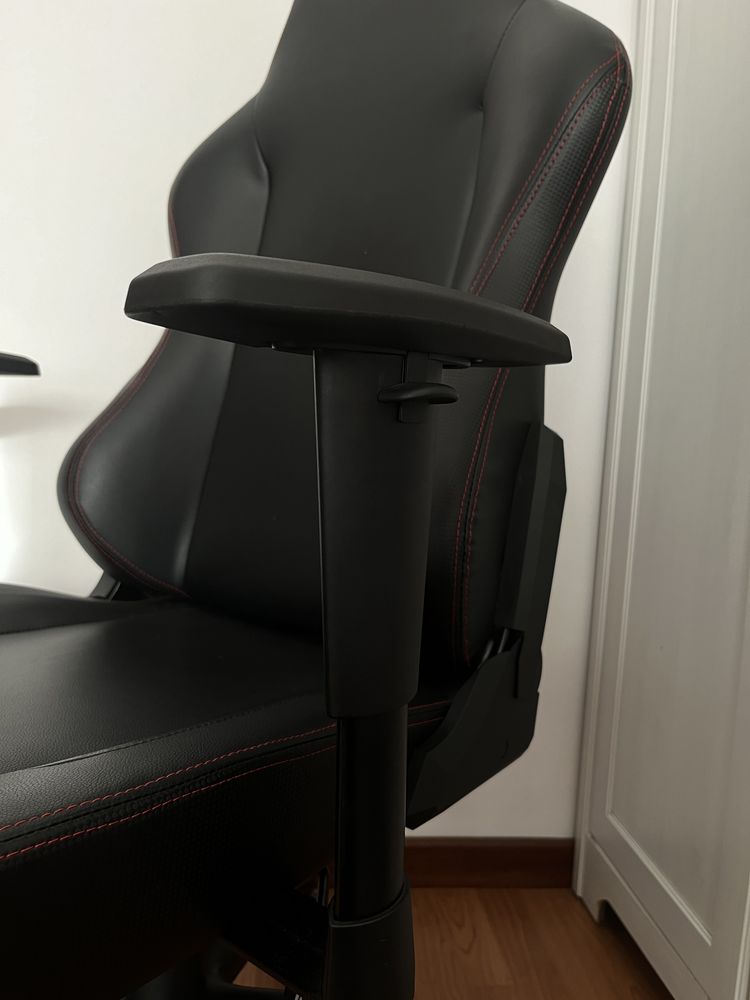 Cadeira Premium de escritório e gaming Prozis - gotham red