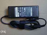 Carregador toshiba original 19v – 3.95amp novo
