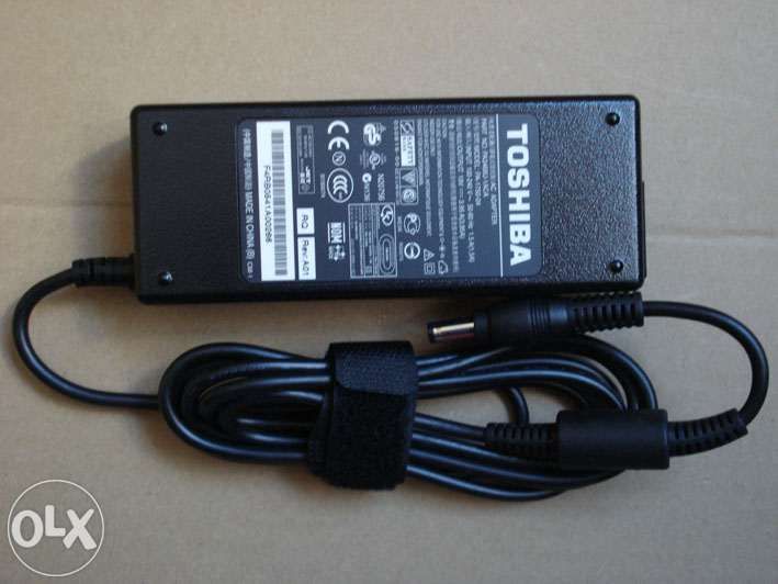 Carregador toshiba original 19v – 3.95amp novo