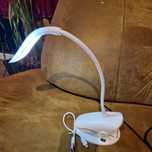 Lampa biurkowa na klipsa led