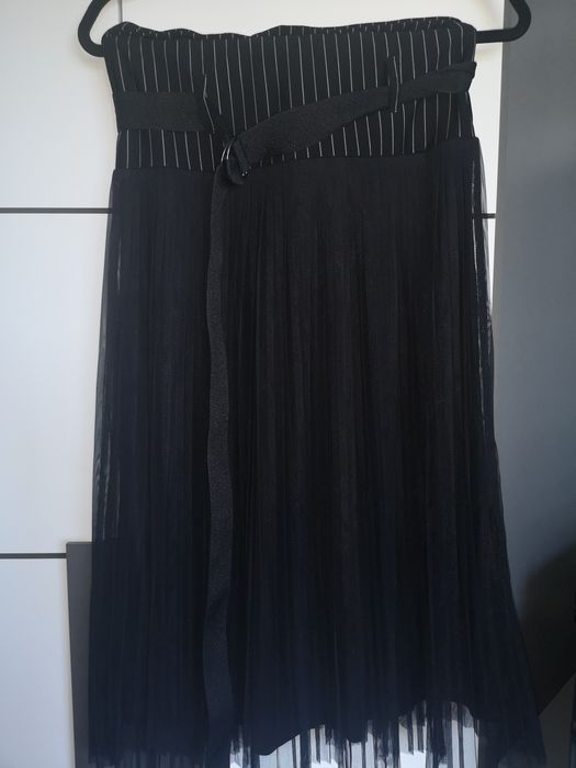 Śliczna spódnica,  zara nowa S czarna