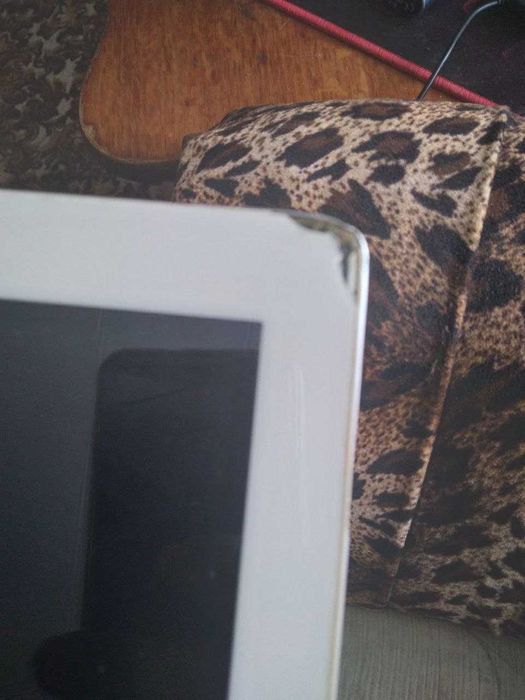 Планшет білий Apple iPad (4) 32 GB + 4G   A1459 Wi-Fi + Cellular