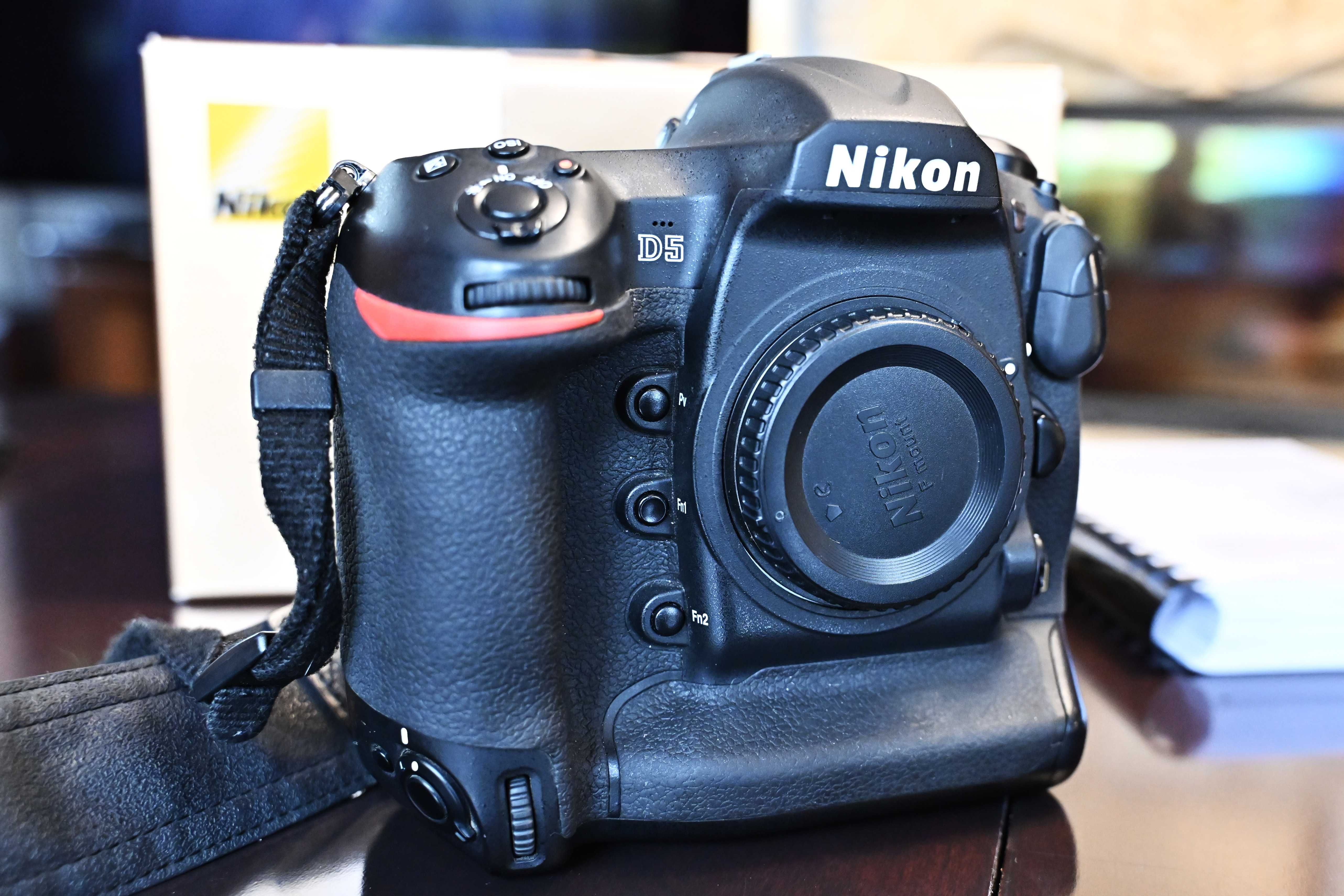 Nikon D5 CF super zadbany zestaw,
