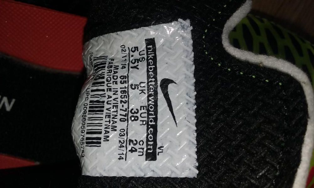 Chuteiras Nike novas