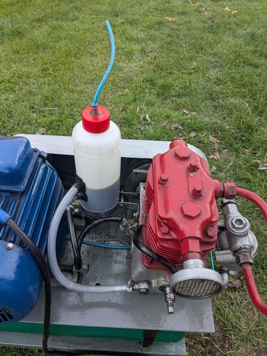 Kompresor sprężarka jelcz HS21 HS 21 dwutłokowy 380V siła 2.2KW