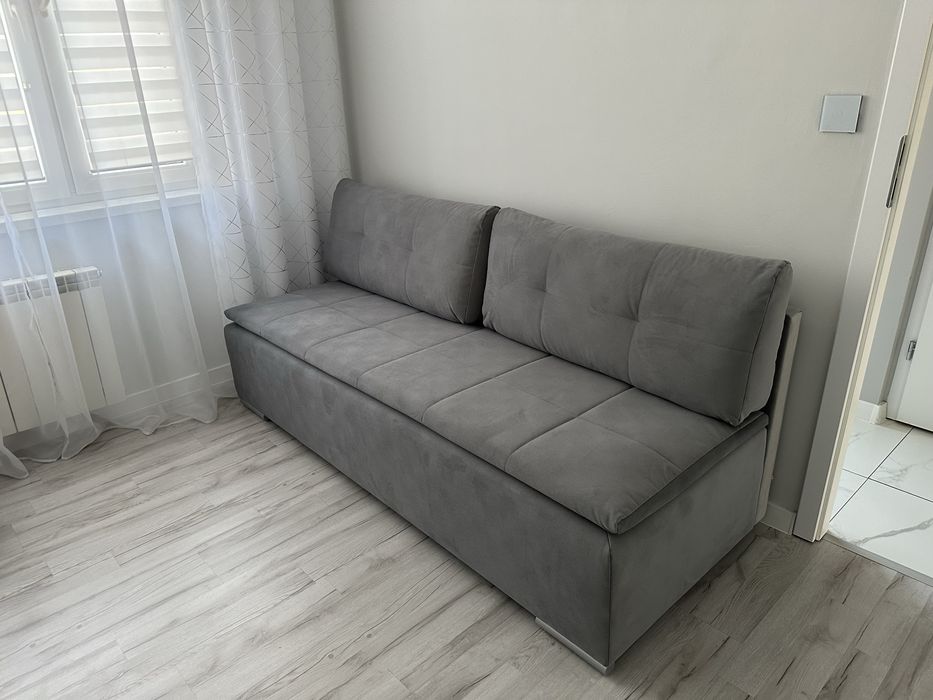 kanapa z pojemnikiem i wbudowany materacem