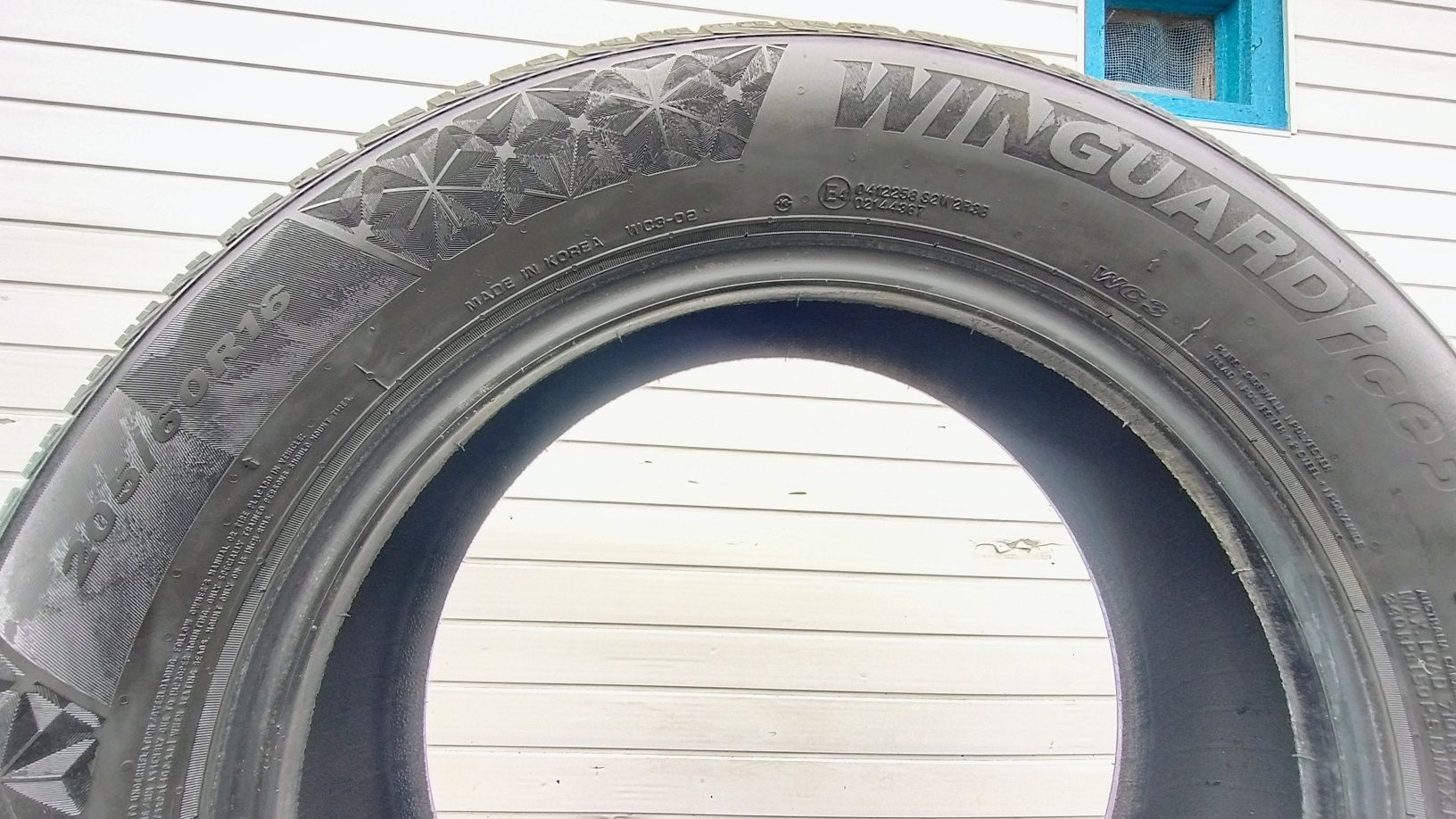 Зимова гума Nexen WinGuard ice plus WH43 205/60 r16 96T XL
