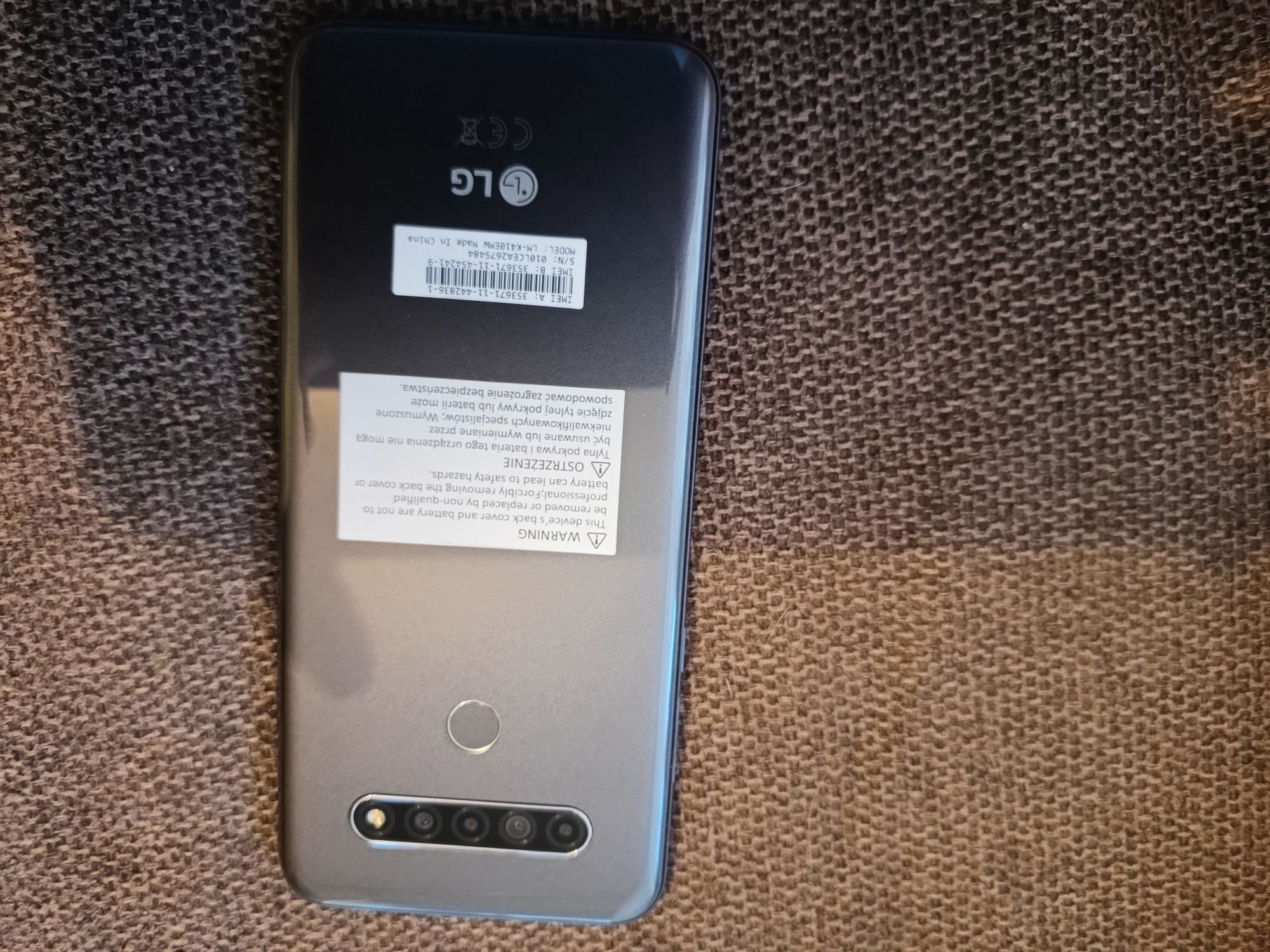 Smartfon od firmy LG model k41s.