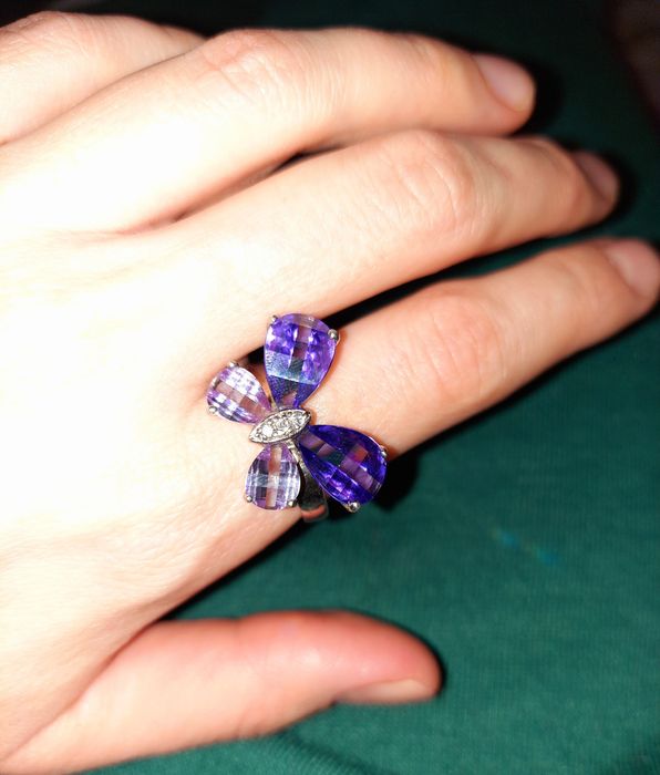 Продам срібну каблучку