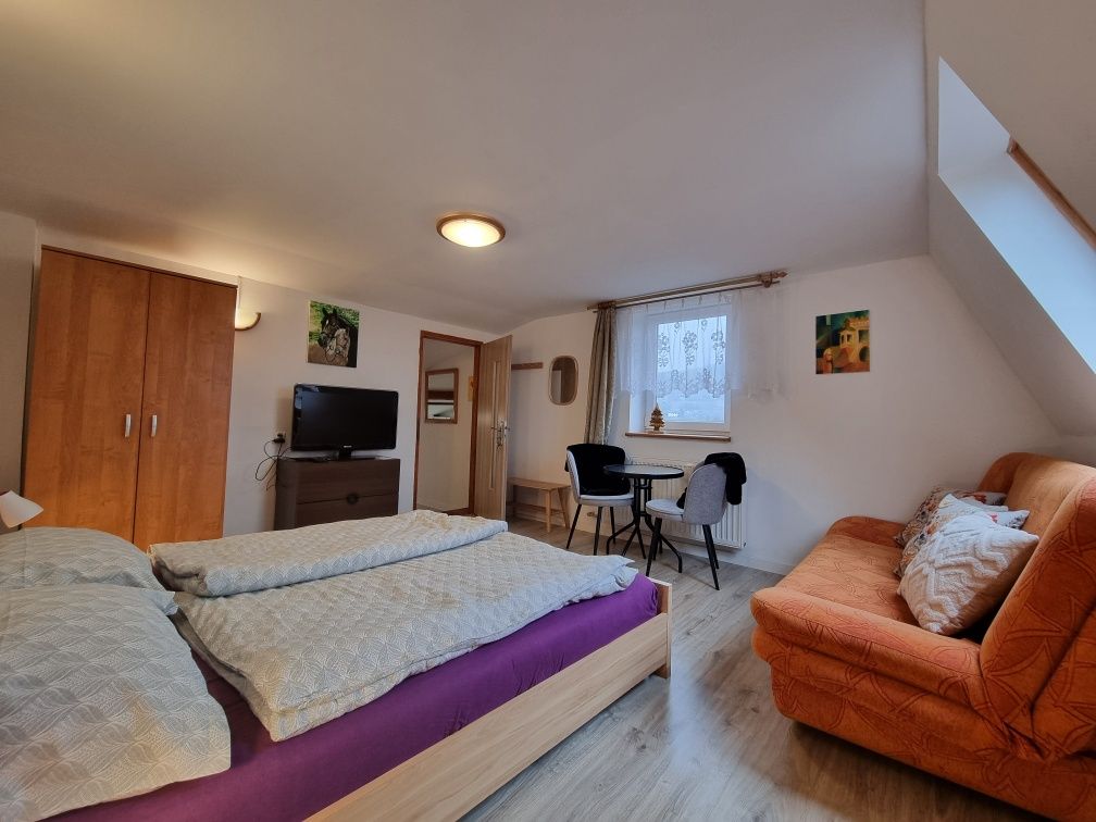 Noclegi w Wiśle,apartament,, piętro domu dla max8os.