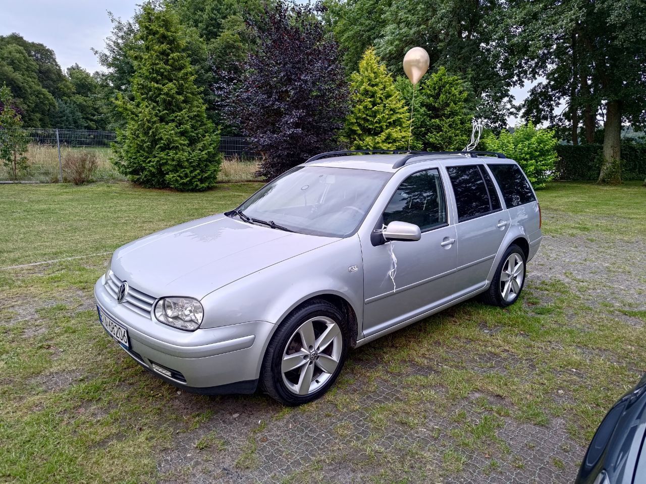 Volkswagen Golf IV 1.9 TDI bogato wyposażony z drugim kompletem kół