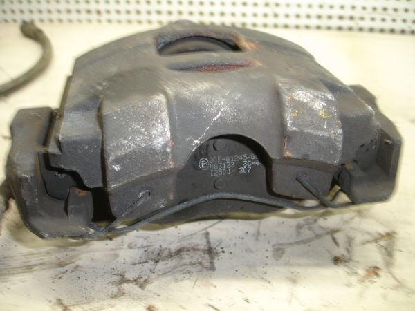 Pinça travão / maxila de travão frente direita TOYOTA Yaris (_P9_)