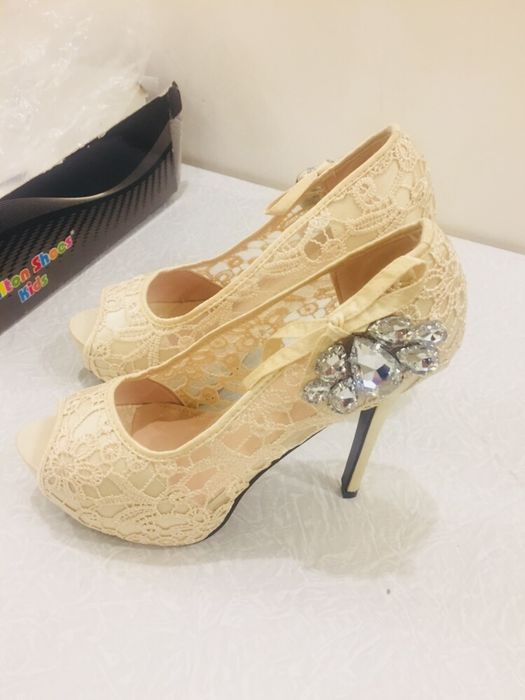 Туфлі жіночі нові для святкових подій !