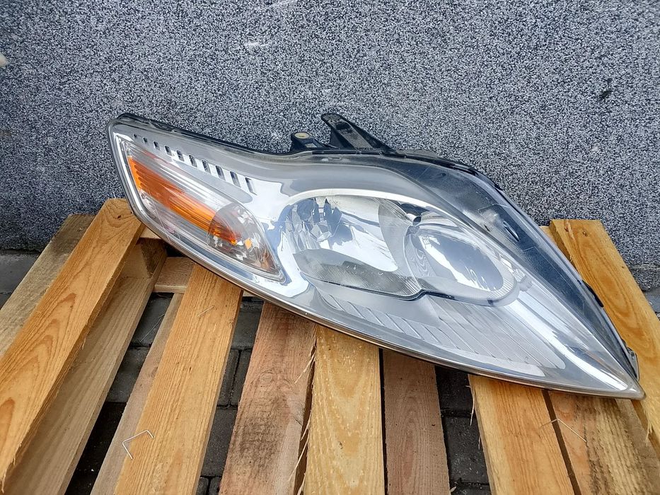 Lampa prawa przednia Ford Mondeo Europa