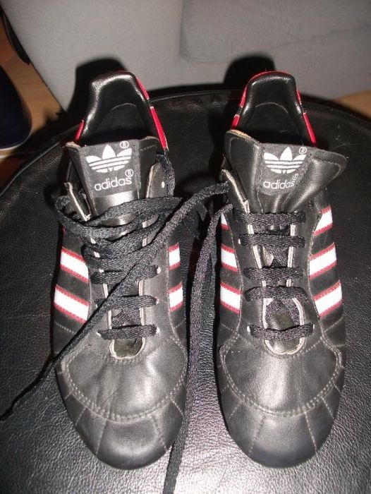 Chuteiras Adidas em pele n 39 novas