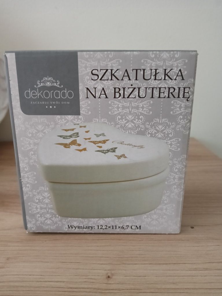 Urocza szkatułka serduszko