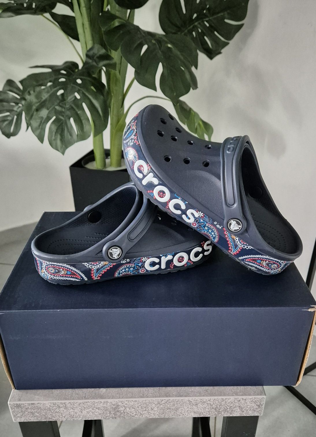 Crocs crocsy ( rozm. 37) M5 W7