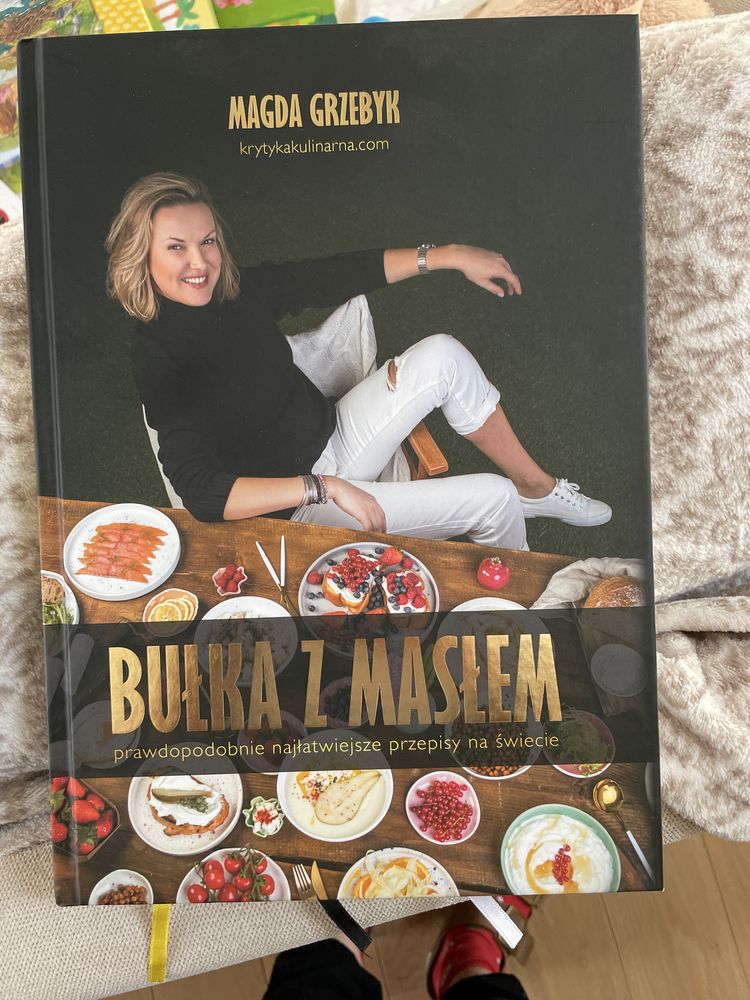Bułka z masłem. M. Grzebyk.