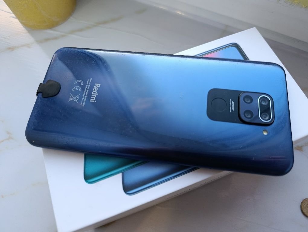 Смартфон Xiaomi Redmi Note 9 4/128GB