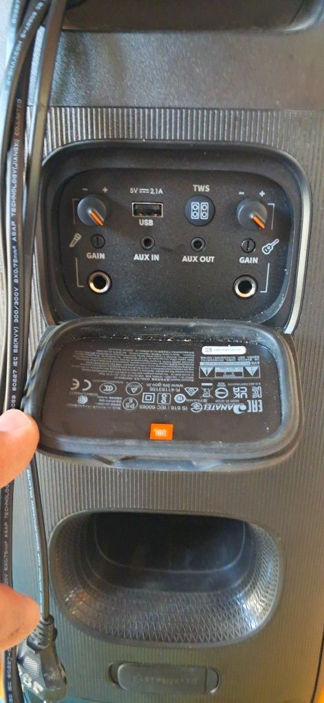 Coluna jbl partibox