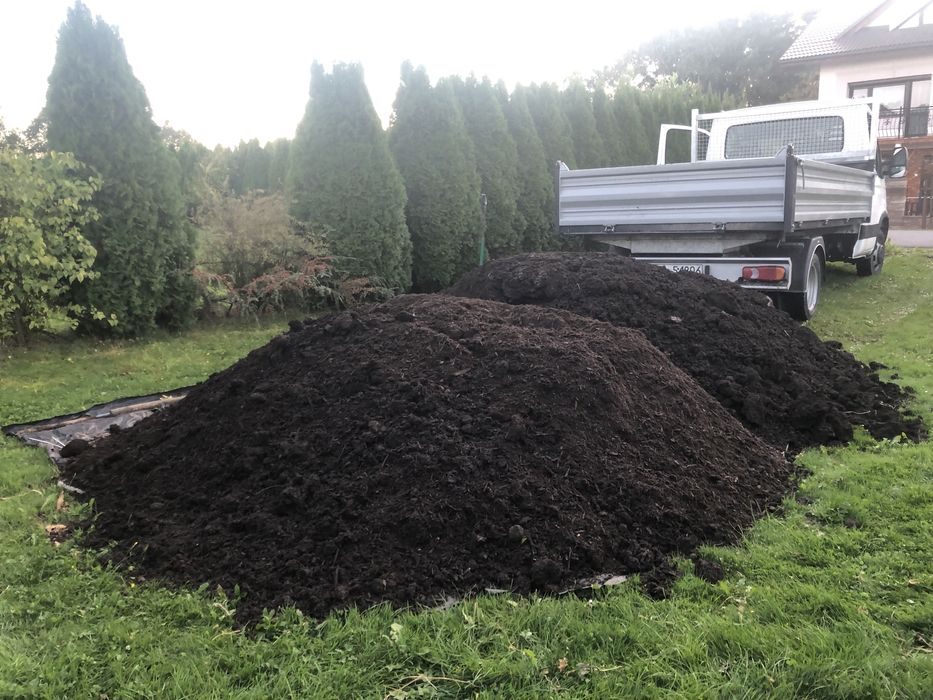 Ziemia ogrodowa czarnoziem kompost humus przesiewana warzywa rośliny