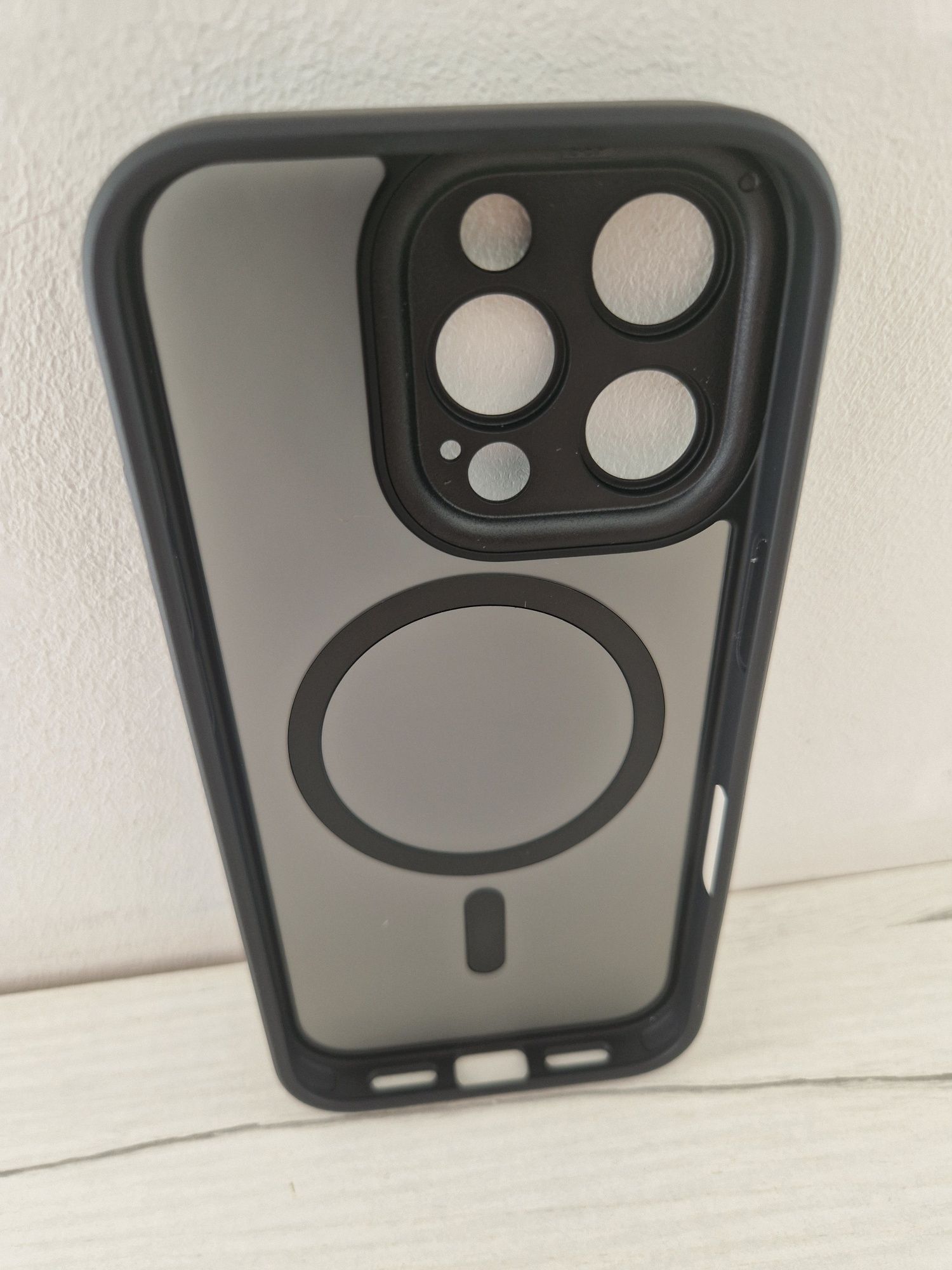 Rock Etui Guard Touch Matte Series Magnetic do Iphone 16 Pro czarne