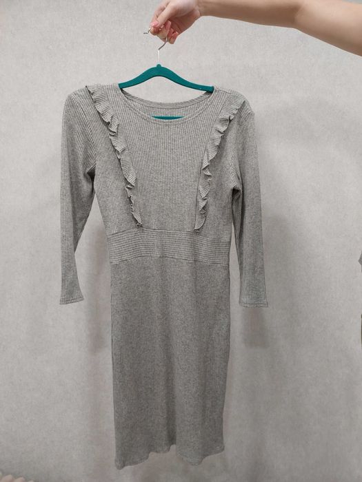 Сукня тепла сіра по фігурі